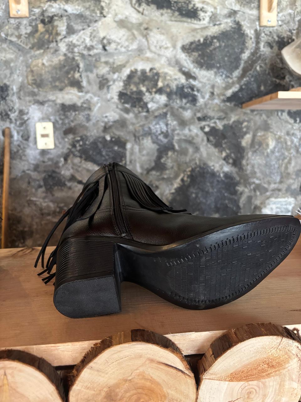 Botin Dama negro barbas